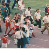 ...anzi, si unirono tutti in un giro di campo